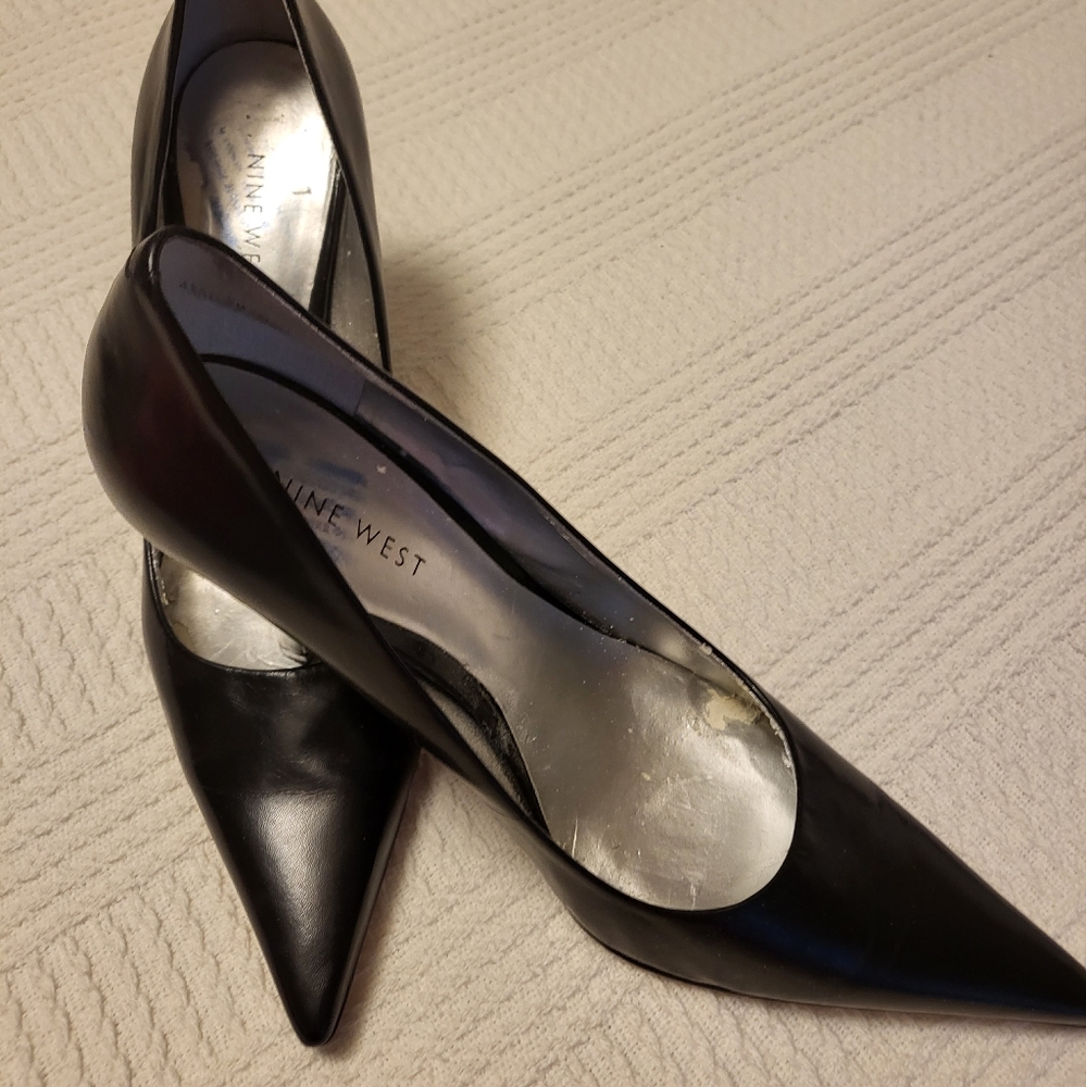 Black nine west pumps